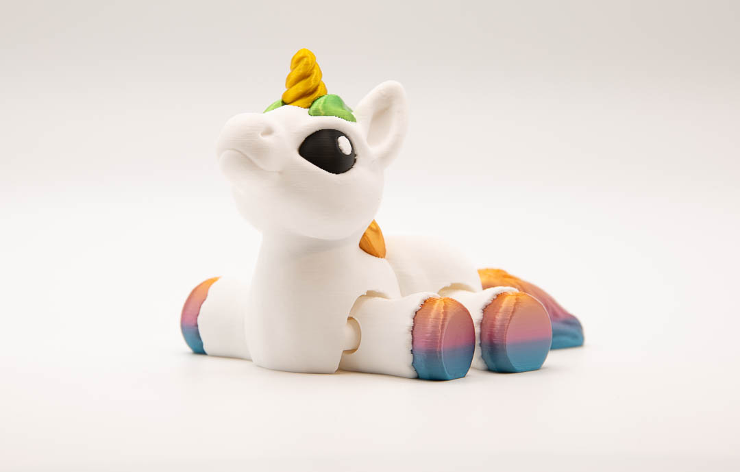 Flexi unicorn fidget toy with rainbow mane – 3D printed articulated toy